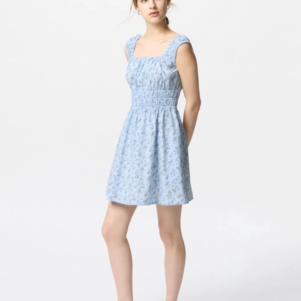 Uniqlo Women’s Blue Gathered Floral Print Mini Dress